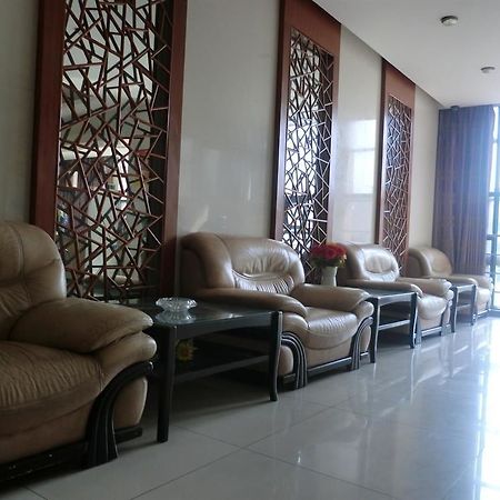 Huayu South City Hotel Wenjiang Екстер'єр фото