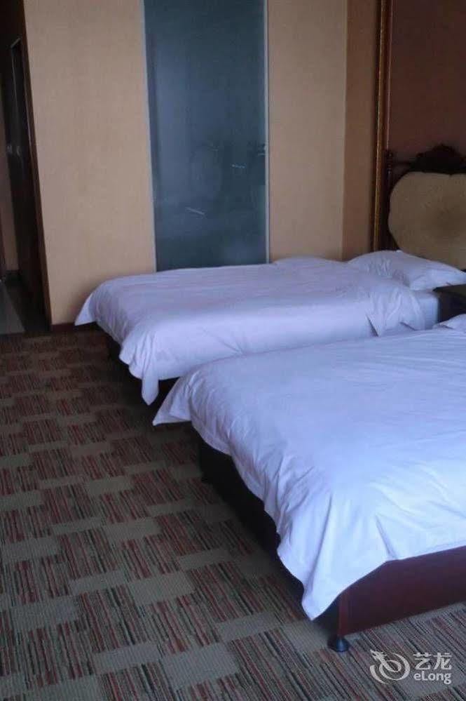 Huayu South City Hotel Wenjiang Екстер'єр фото