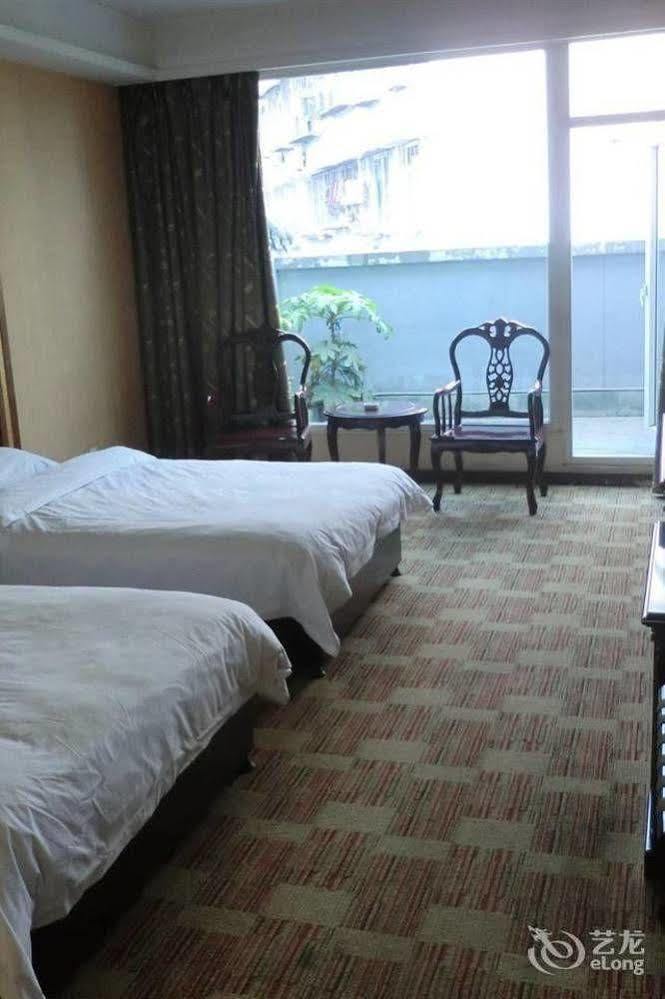 Huayu South City Hotel Wenjiang Екстер'єр фото